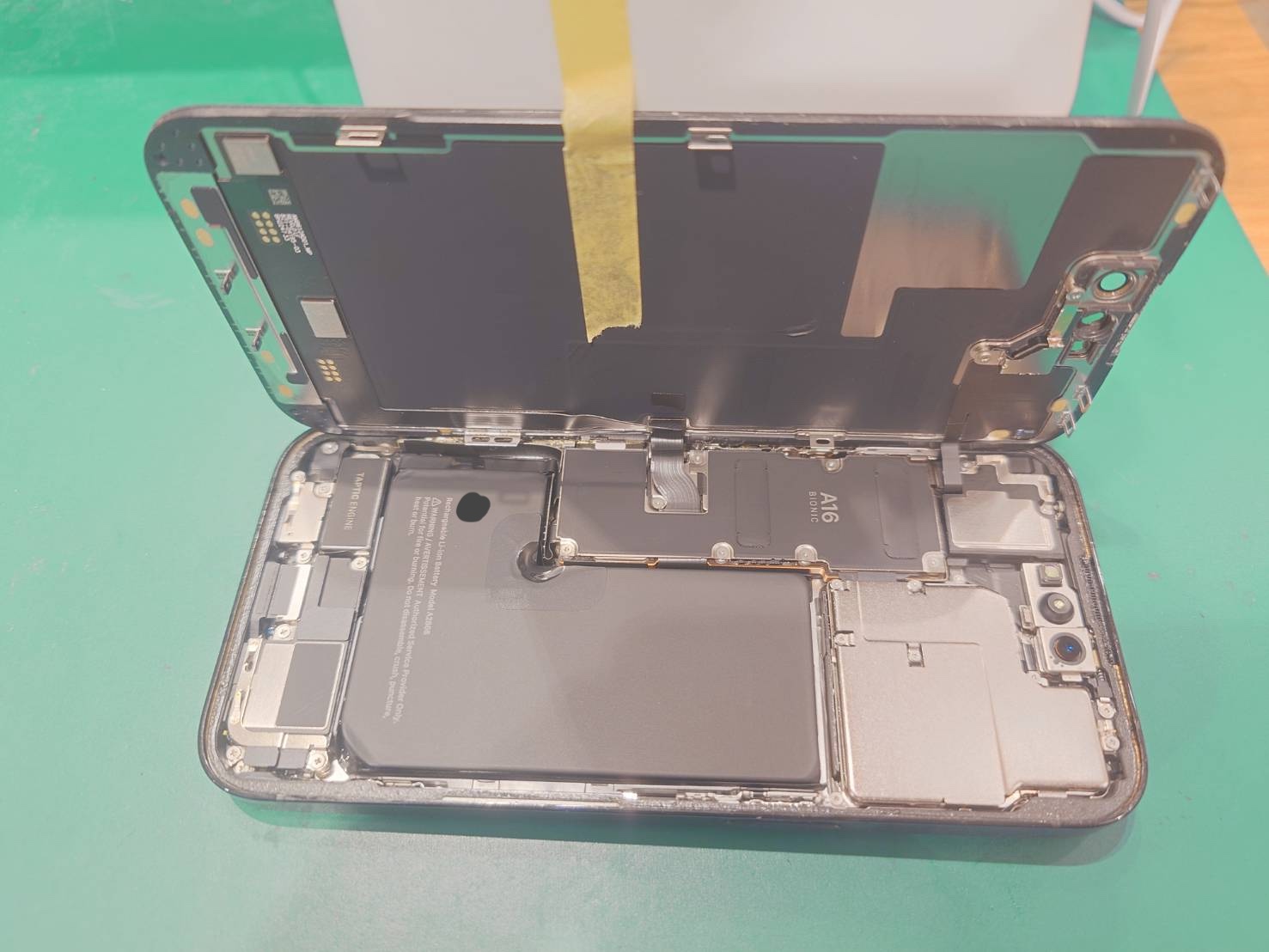 【目黒よりご来店】iPhone14PRoのバッテリー交換修理をご依頼いただきました！